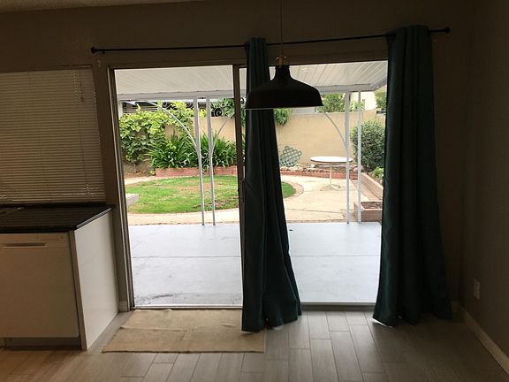 Family Kitchen To Bk Yd