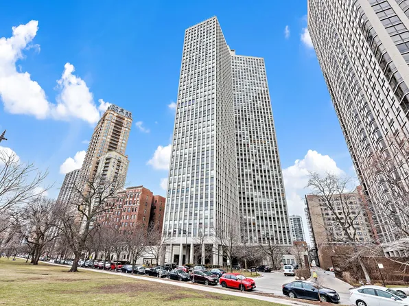2626 N Lakeview Ave APT 608, Chicago, IL 60614