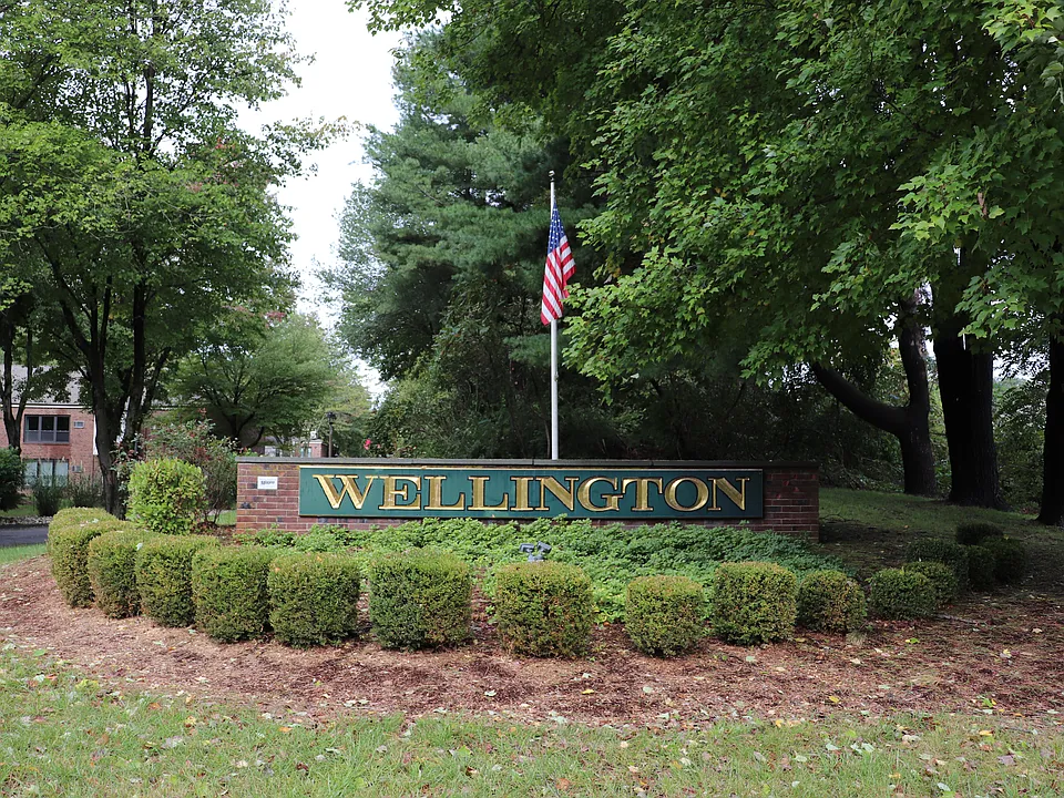 23 Wellington Dr #23