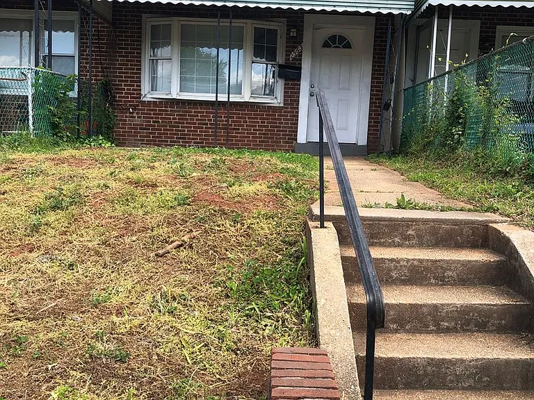 2563 Southdene Ave — Photo 1
