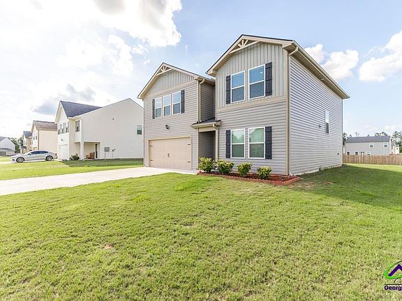 3rd image of 104 Haylie Ct