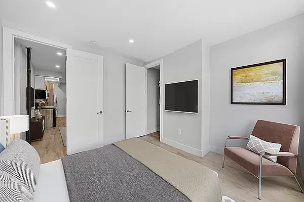 Rented by Vector New York, LLC | media 12