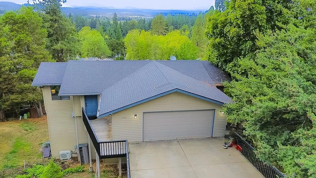 Bowmont Dr, Eugene — Photo 3