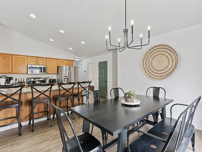 120 N Century Dr — Photo 20