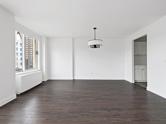 3rd image of 170 E 87th St APT W14d