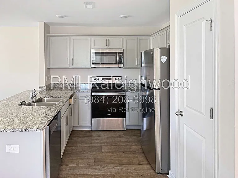 2301 Gracie Ln — Photo 5