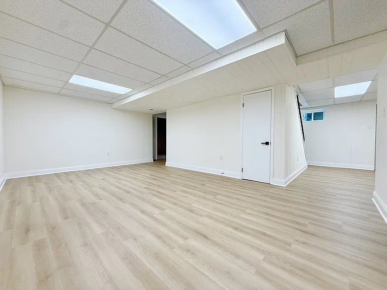 9398 Paulskirk Dr — Photo 22