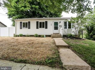 902 Scenery Dr, Harrisburg, PA 17109