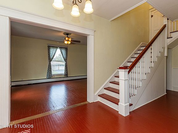 5th image of 510 E State St