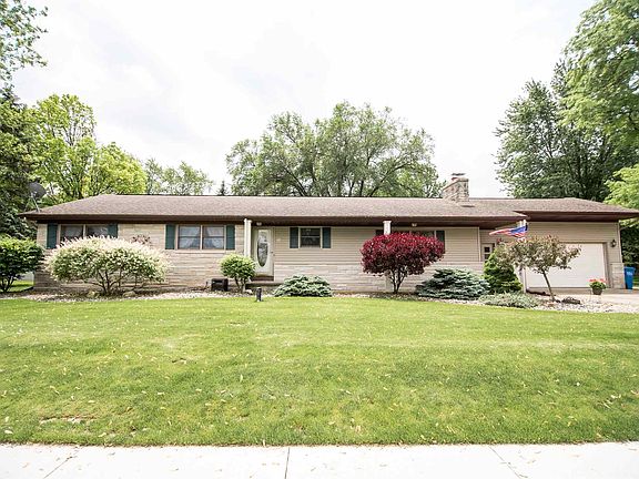 3rd image of 12 Linda Ln