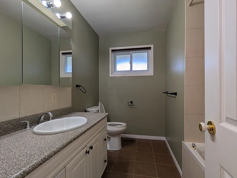 12 Kingsway Ct — Photo 16