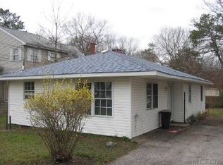 76 Judith Dr, Coram, NY