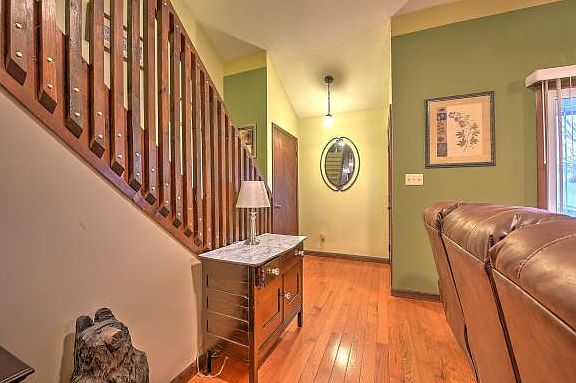 2nd image of 9 Crouch Ct