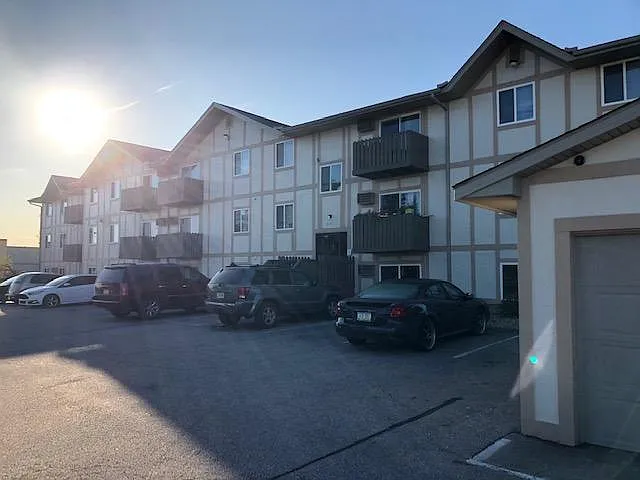 2 bed, 900 sqft, $900 — Photo 4