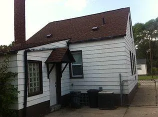 3 bed, 859 sqft, $1,000 — Photo 3