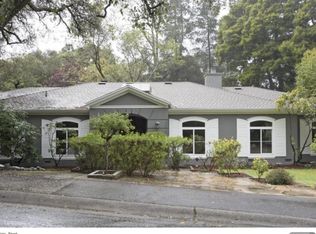 383 Eucalyptus Ave, Hillsborough, CA 94010