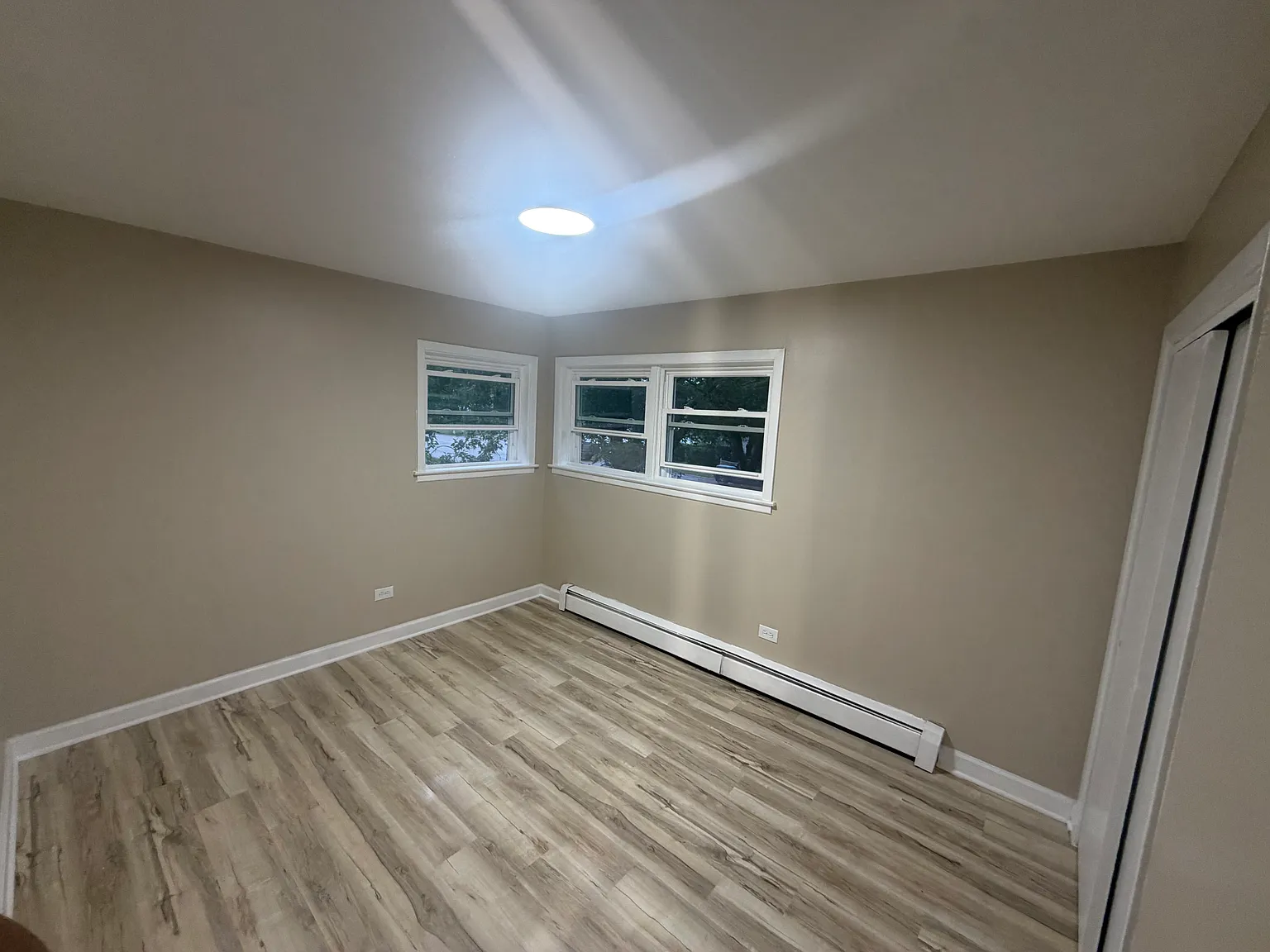 2 bed, 1000 sqft, $1,850 — Photo 2