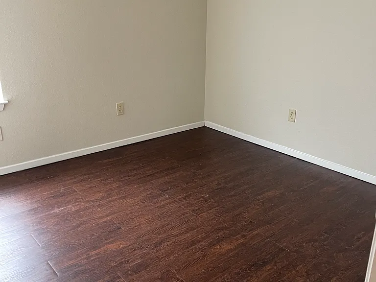 2838 James Rd — Photo 4