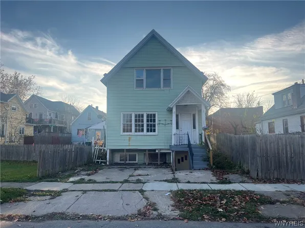 386 14th St, Buffalo, NY 14213