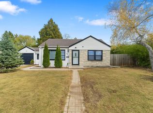 8002 W Fond Du Lac Ave, Milwaukee, WI 53218