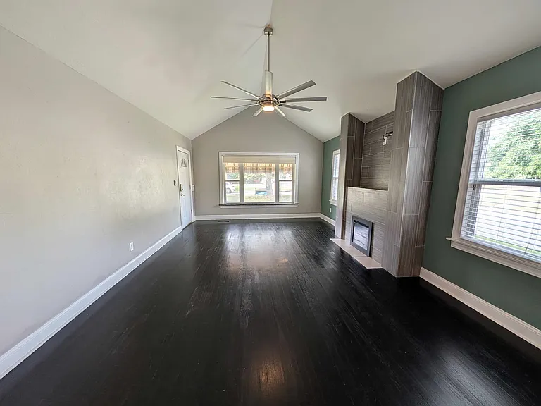 3145 NW 21st St — Photo 6