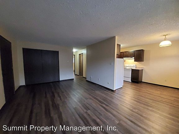 3rd image of 911 Pattee Creek Dr APT D