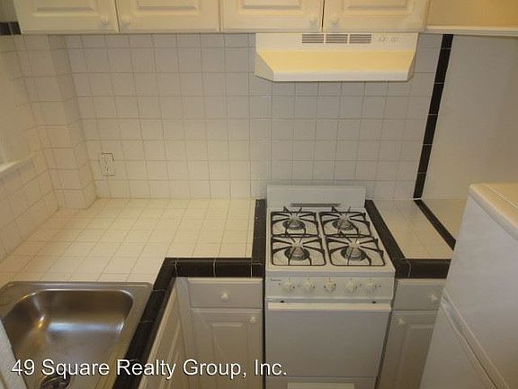 3rd image of 81 9th St APT 310