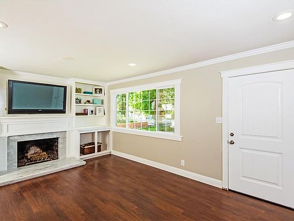 2nd image of 34 Pendegast St