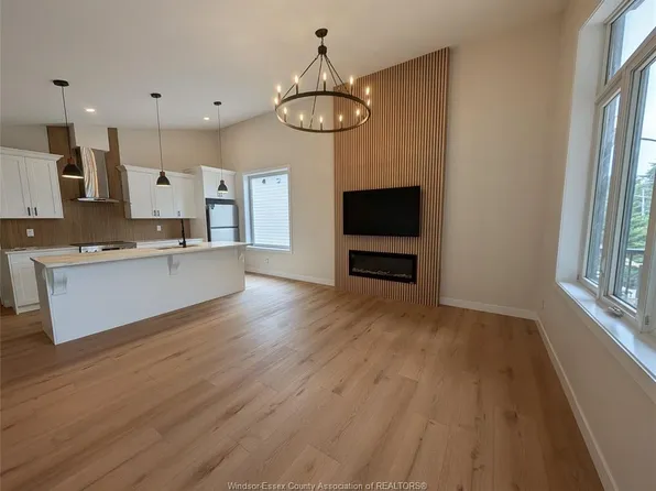 1707 Ford Blvd, Windsor, ON