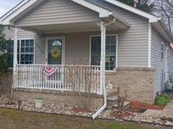 26147 Frankfort Rd, New Boston, MI 48164