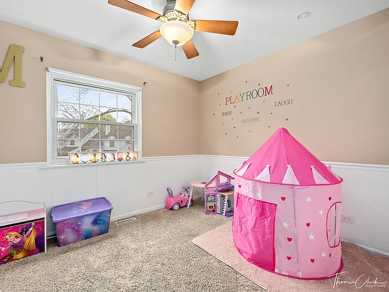 435 Ascot Ln — Photo 11