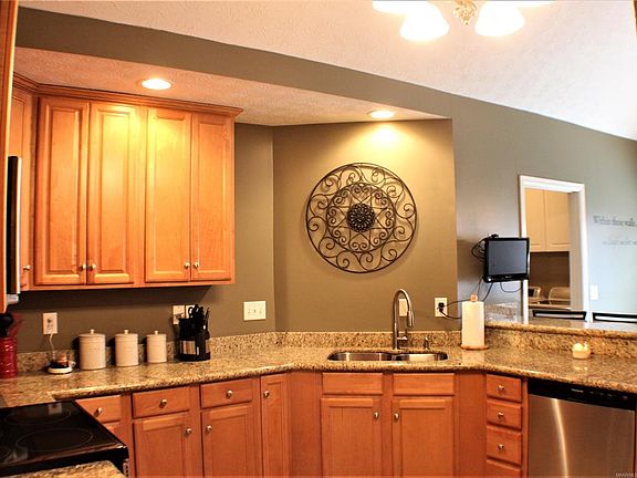 4th image of 1024 Hallwood Ln