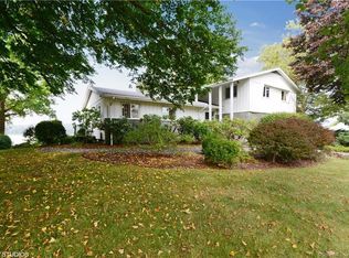 87 Neptune Dr, Groton, CT 06340