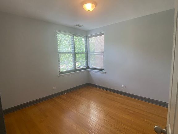 5th image of 7314-22 N Winchester Ave #7314-2W