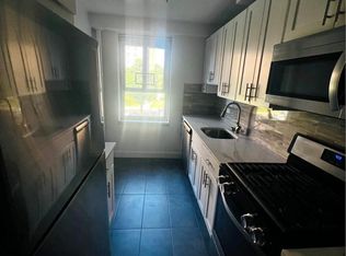 196-05 67th Ave #C, Fresh Meadows, NY 11365
