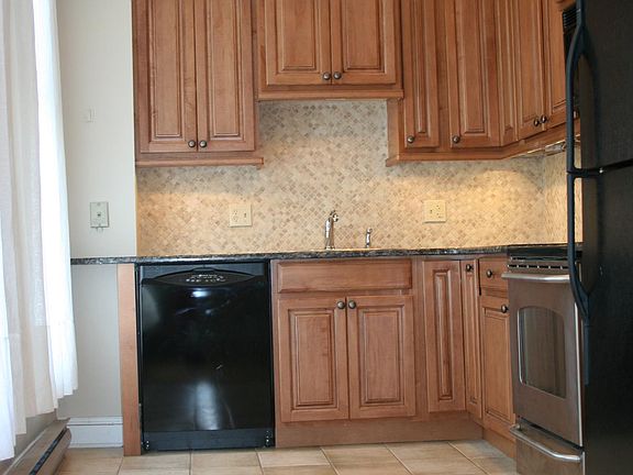 5th image of 158 Circular St #5