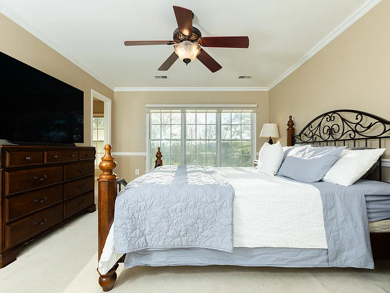 13576 Highland Rd — Photo 30
