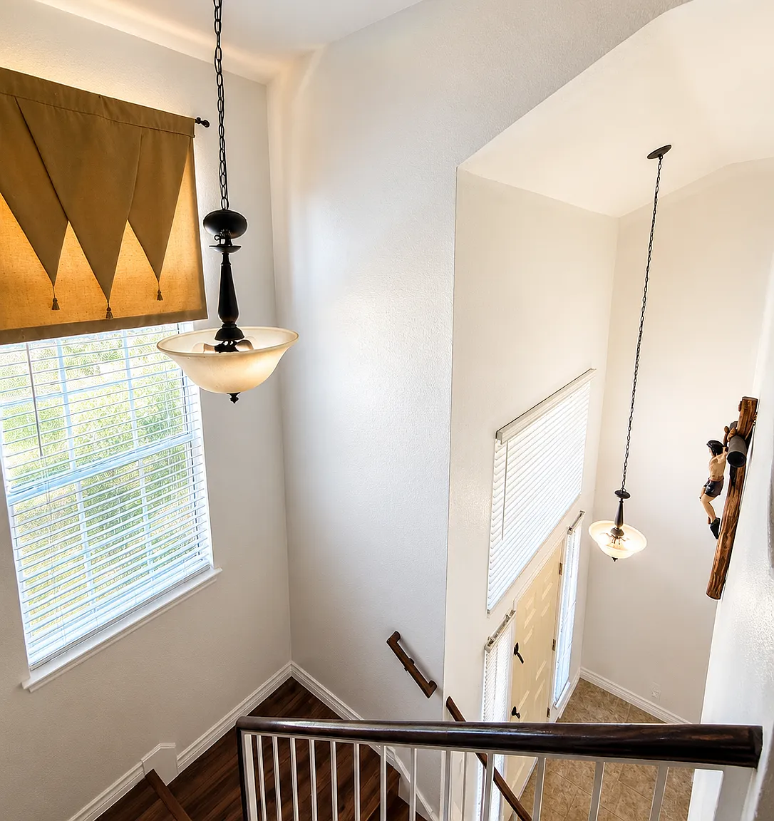 5102 Crestwood Hill Dr — Photo 2