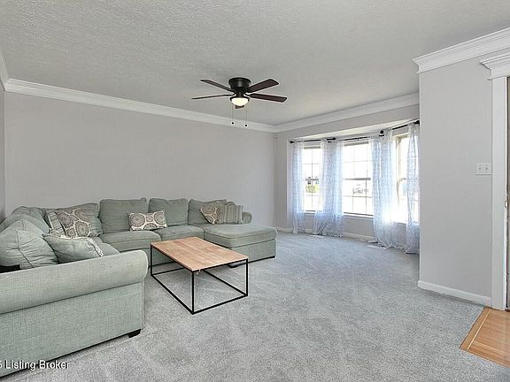 3rd image of 369 Dogwood Trl