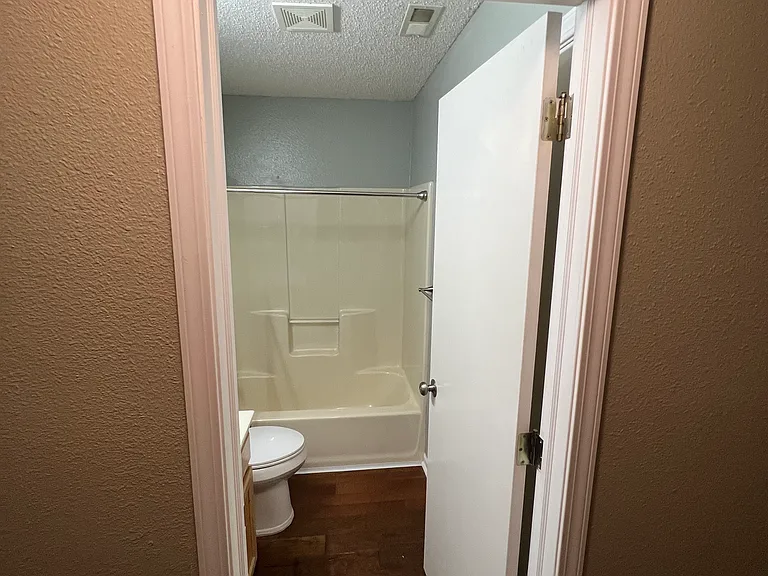 5950 Redcliff North Ln #5950 — Photo 22