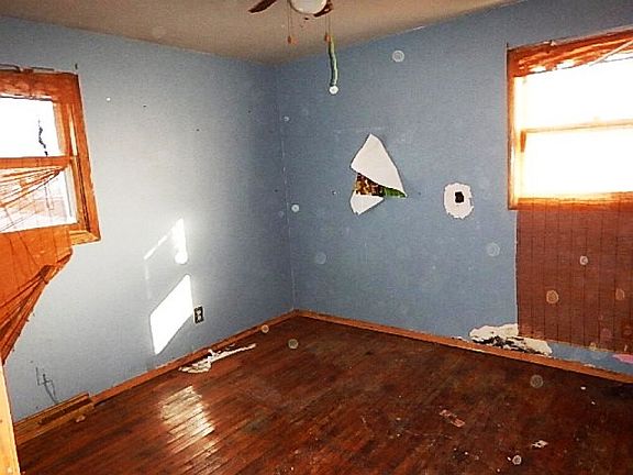 4th image of 2411 Andre Ave
