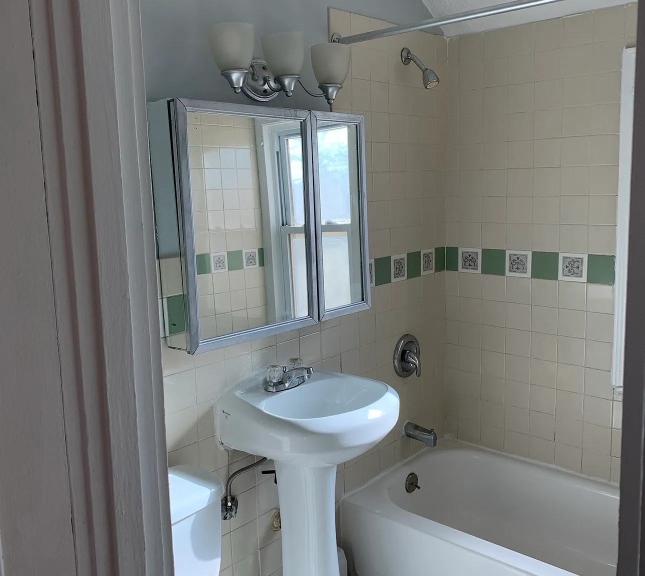 2 bed, 2000 sqft, $2,650 — Photo 4