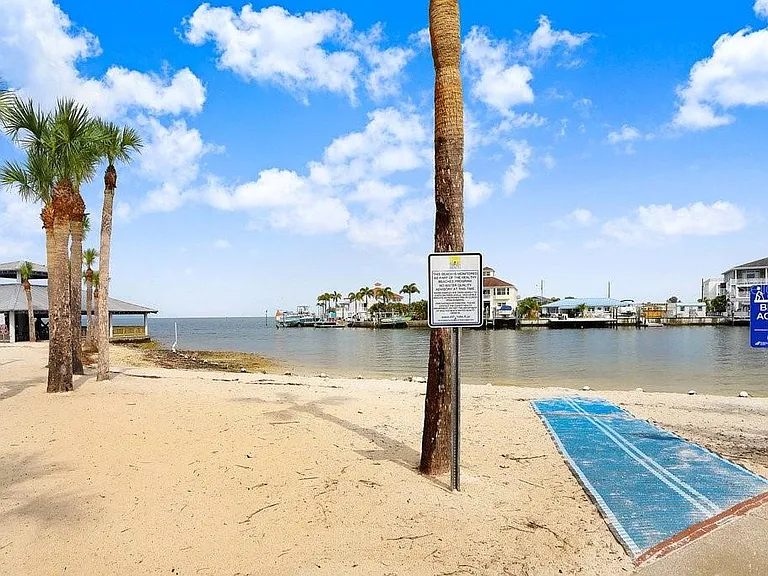 14606 Coral Dr — Photo 17