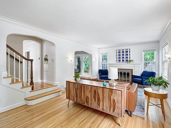 4th image of 1626 Pinehurst Ave