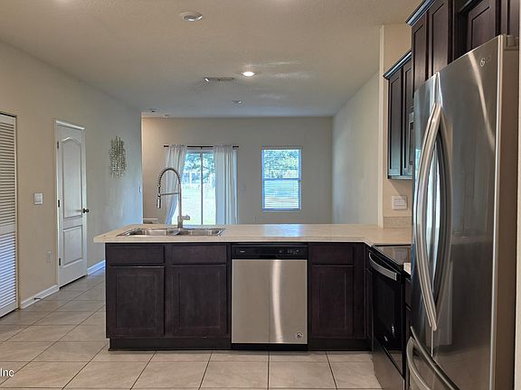 3rd image of 7680 LEGACY Trail