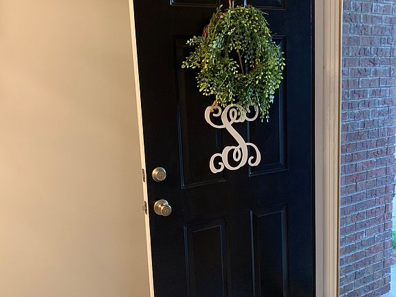 3rd image of 109 Lynn Ct