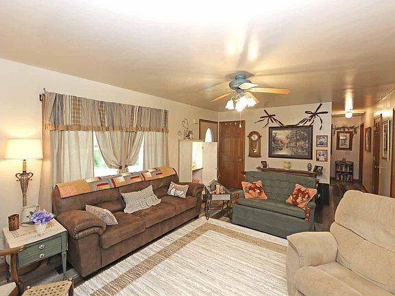 5th image of 3669 Apple Valley Dr