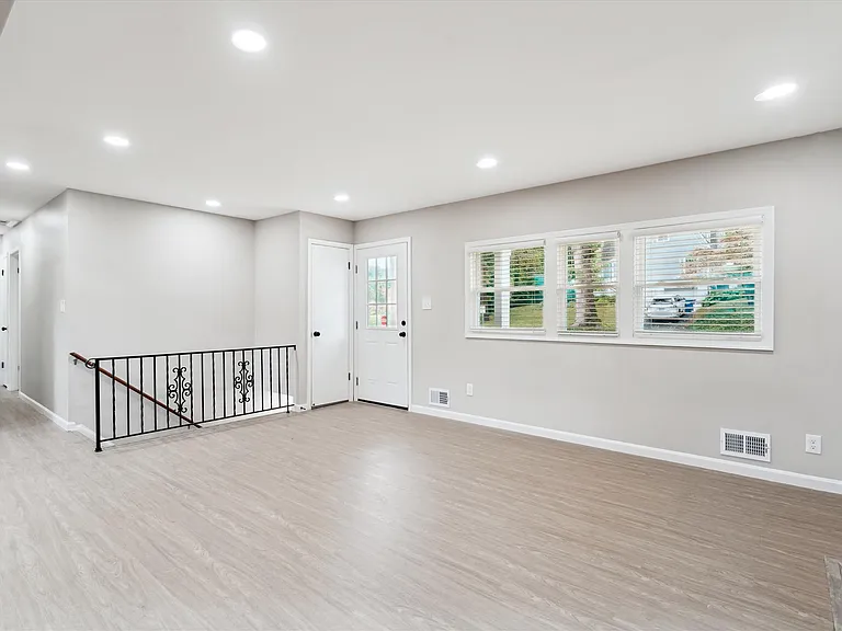 2226 Westwood Pl — Photo 8