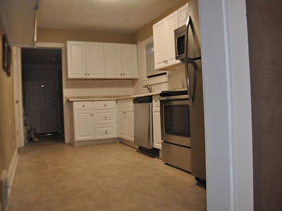 2nd image of 5646 Woodland Ave