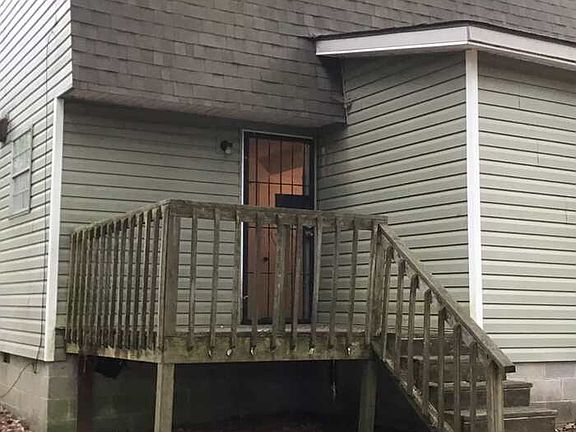 3rd image of 1021 N Larchmont Ave